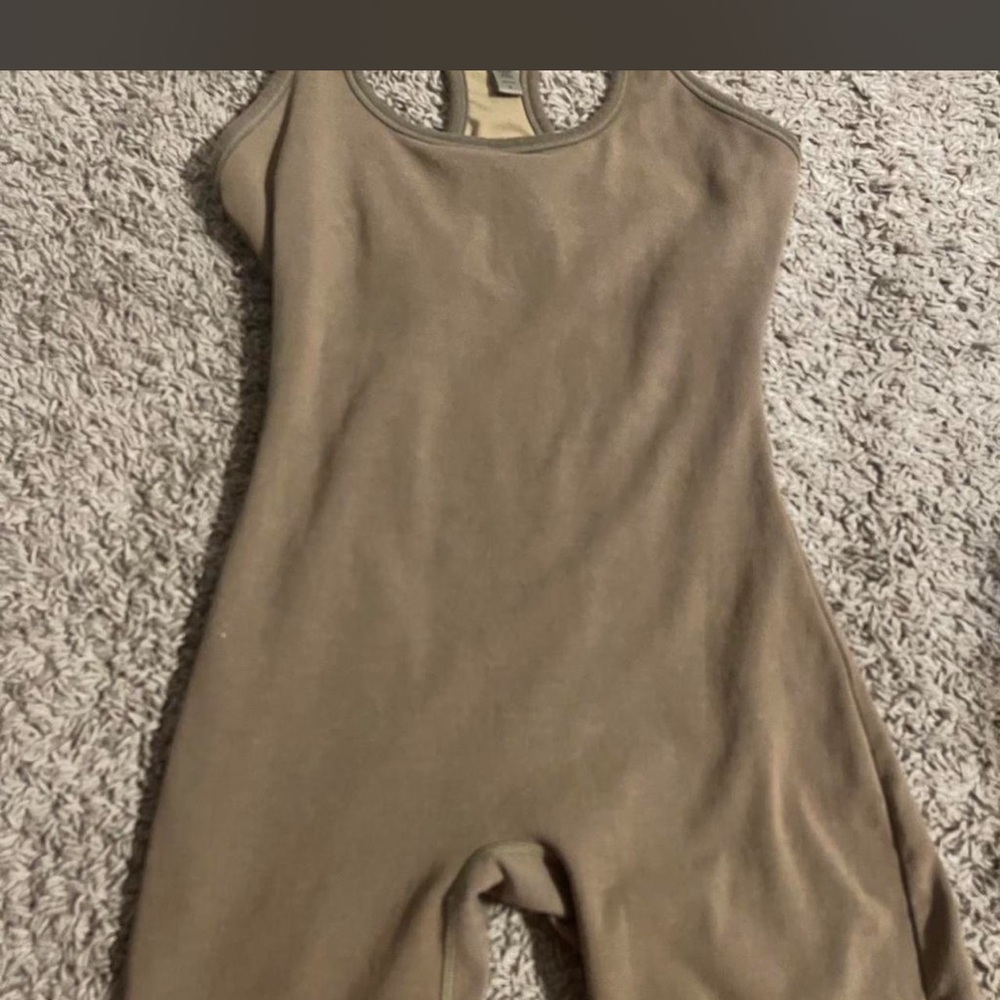 Skims one piece